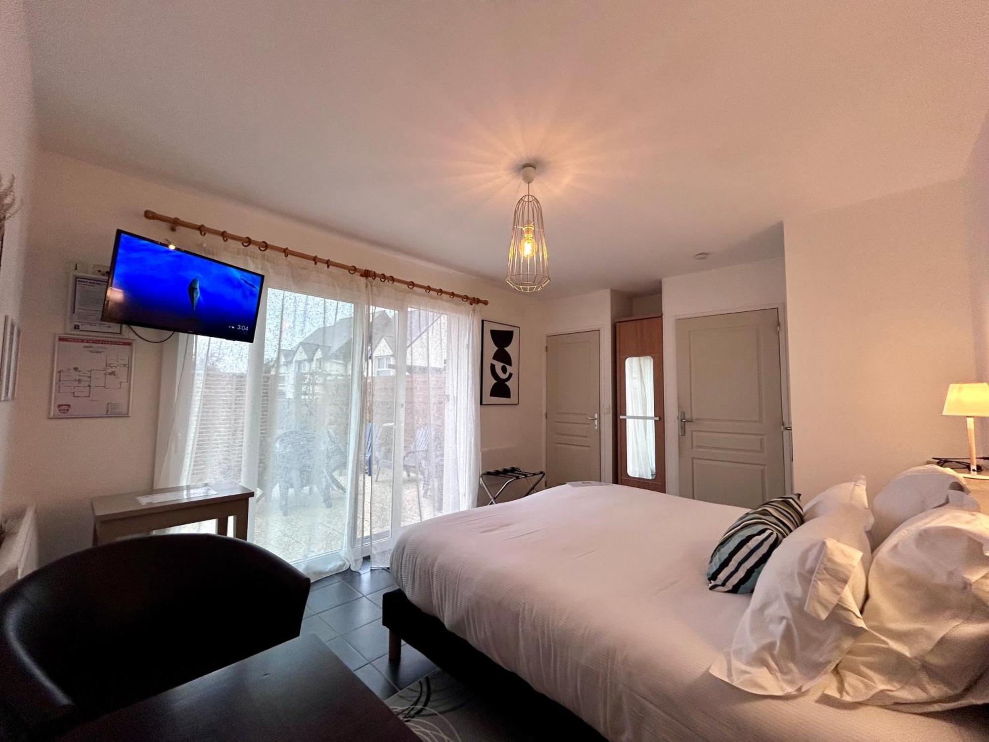 Brit Hotel Lannion-Perros Guirec Bagian luar foto